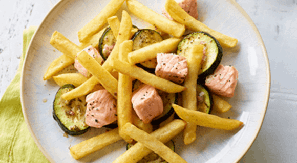 1.2.3 FRIES ORIGINAL S LOSOSOM, CUKETOU A ŠAFRANOVÝM JOGURTOM 